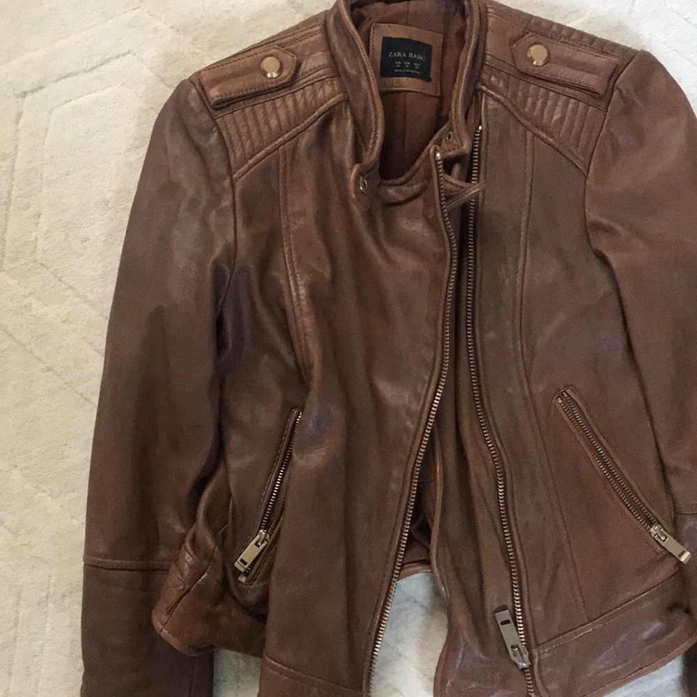 L E A T H E R J A C K E T - image 1